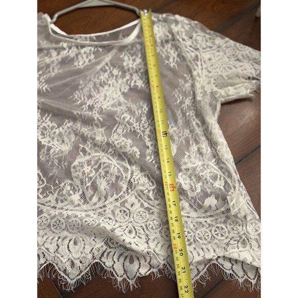 White Lace‎ Top - Picture 9 of 10